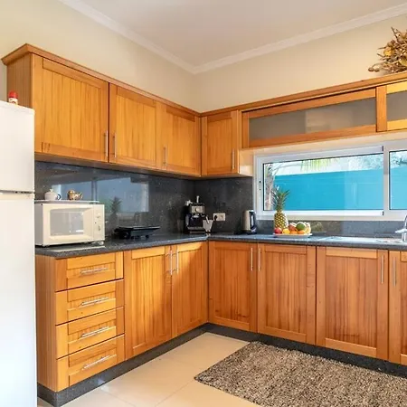 Violeta With Heated Pool Villa *